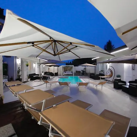 6 Borgo Di Garda