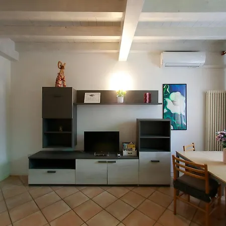 6 Borgo Di Garda Διαμέρισμα Lonato
