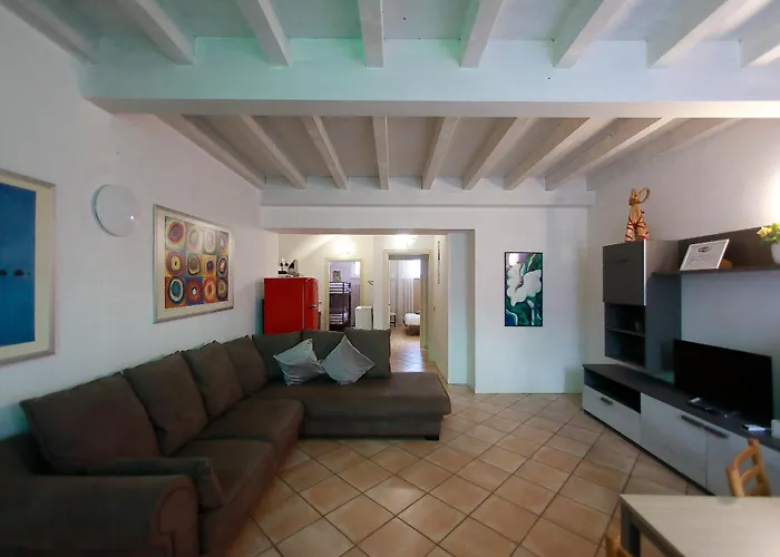6 Borgo Di Garda Apartmán Lonato